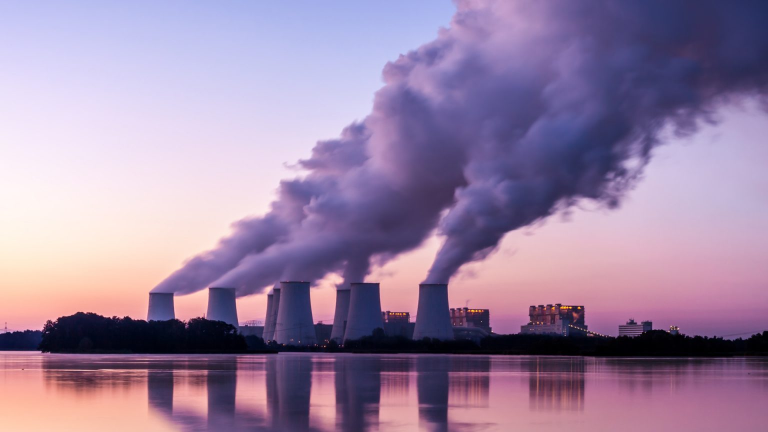 Polluted climate. Загрязнения. Выбросы. Выбросы от заводов в озёра. Химическая промышленность и окружающая среда.